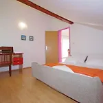 With Parking Space Pirovac, Sibenik - 23330 Apartamento Pirovac