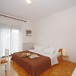 Appartamento With Parking Space Pirovac, Sibenik - 23330