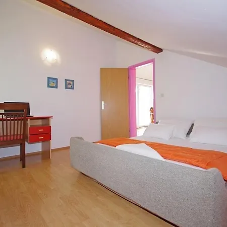 With A Parking Space Pirovac, Sibenik - 23330 Apartment Pirovac