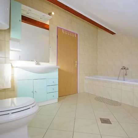 Apartment With A Parking Space Pirovac, Sibenik - 23330