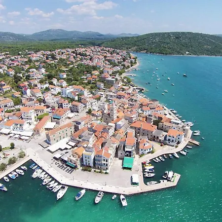 Apartment With A Parking Space Pirovac, Sibenik - 23330