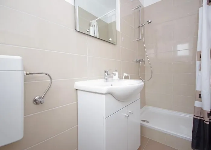 With Parking Space Pirovac, Sibenik - 23330 Appartement Pirovac