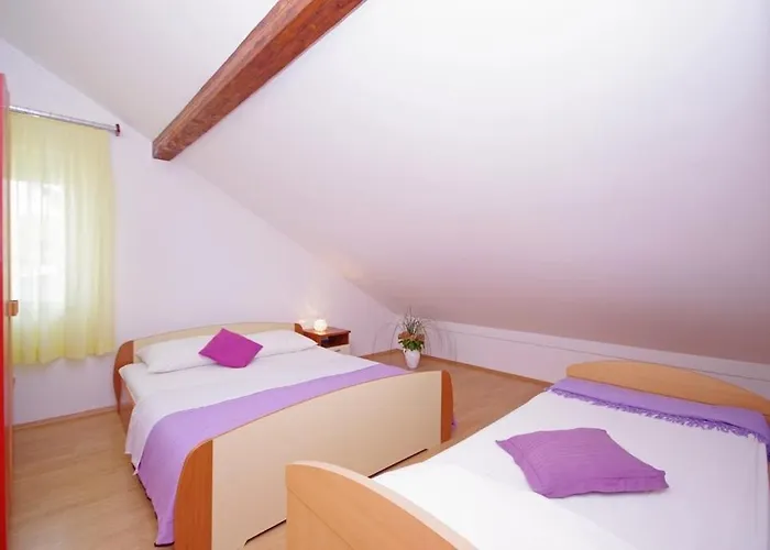 With Parking Space Pirovac, Sibenik - 23330 *