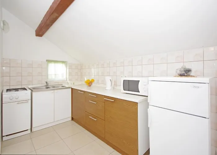 Appartement With Parking Space Pirovac, Sibenik - 23330 *