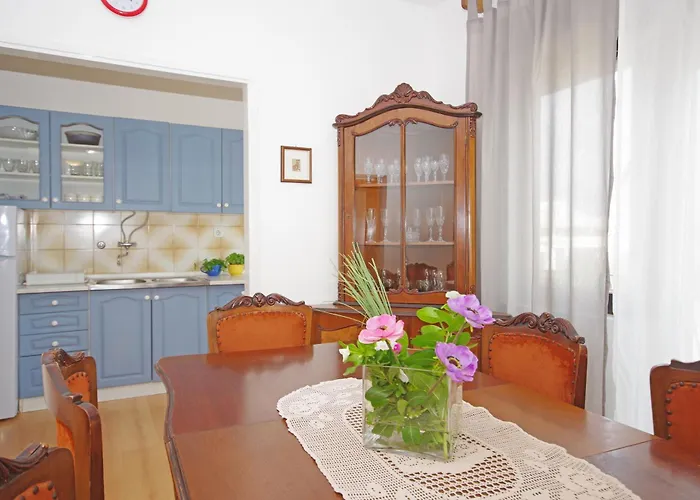 With Parking Space Pirovac, Sibenik - 23330 *